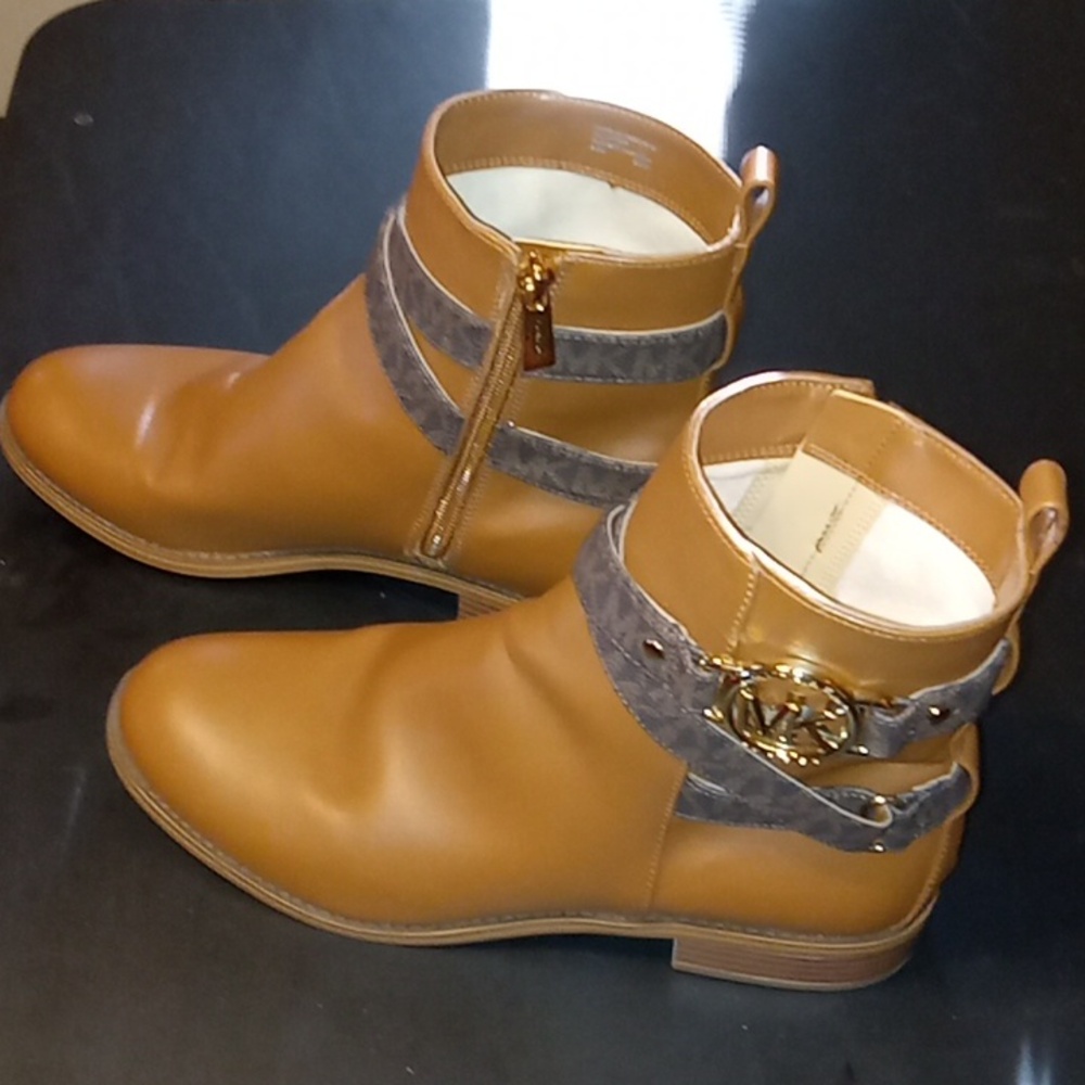 Michael Kor Boots